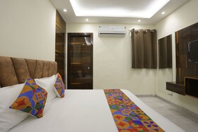 Fabexpress Baba's Inn