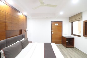 GoldRoom