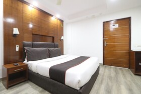 GoldRoom