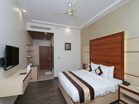 Green Palms Hotel