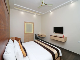 Green Palms Hotel