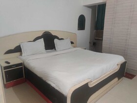 Hotel Abhishek Residency By The Arrow