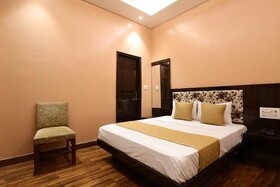 Hotel Amrit