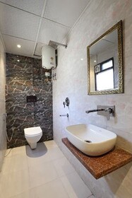 Hotel Amrit