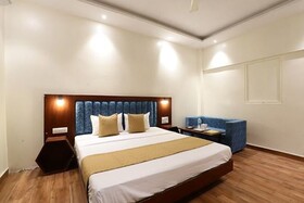 Hotel Amrit