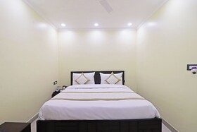 Hotel Apple Tree Residency