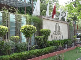 Venizia Sarovar Portico