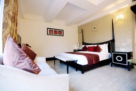 Venizia Sarovar Portico