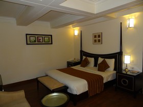 Venizia Sarovar Portico