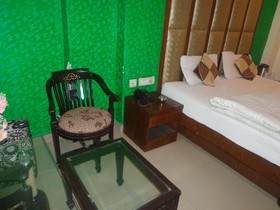 Hotel Guruvas Inn