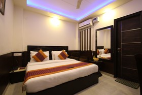 Hotel Hill Palace