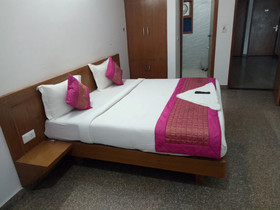 Hotel Lotus Delhi Airport