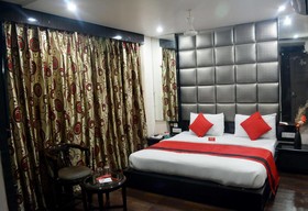 Hotel Lotus Palace