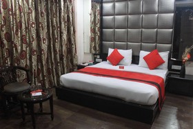 Hotel Lotus Palace