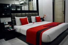 Hotel Lotus Palace