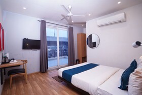 Hotel Lyf Corporate Suites Meera Bagh