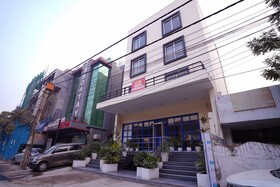 Hotel Lyf Corporate Suites Meera Bagh