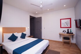 Hotel Lyf Corporate Suites Meera Bagh