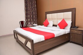 Hotel Mayank Plaza