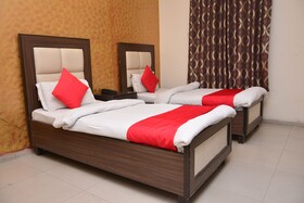Hotel Mayank Plaza