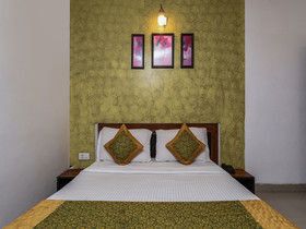 Hotel Om Paradise by OYO