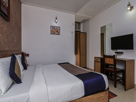 Hotel Om Paradise by OYO