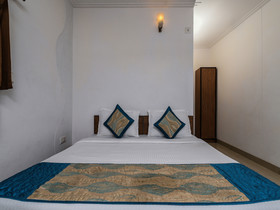 Hotel Om Paradise by OYO