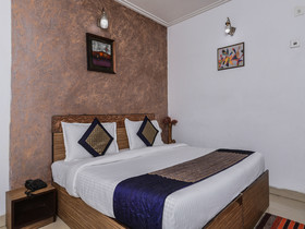 Hotel Om Paradise by OYO