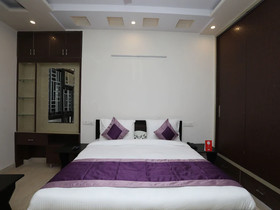 Hotel Royal India
