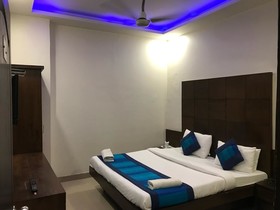 Hotel Saina International