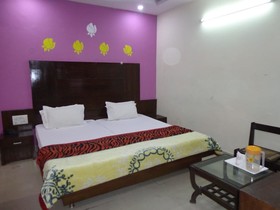 Hotel Saina International