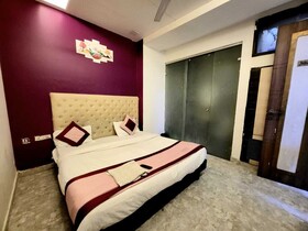 Hotel Season Grand