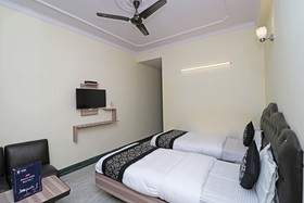 Hotel Silver Shine