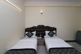 Hotel Silver Shine