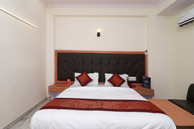 Hotel Silver Shine
