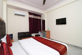 Hotel Silver Shine