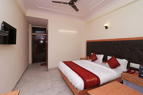 Hotel Silver Shine
