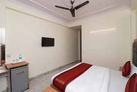 Hotel Silver Shine