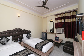 Hotel Silver Shine
