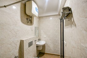 Hotel Square Plaza Near Delhi Airport