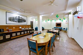 Hotel Square Plaza Near Delhi Airport