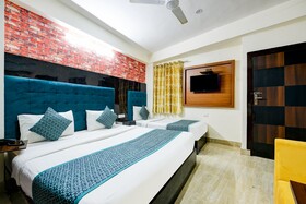 Hotel Square Plaza Near Delhi Airport