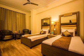 Hotel Suncourt Yatri