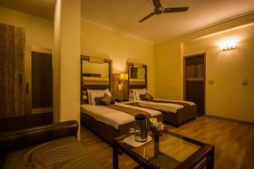 Hotel Suncourt Yatri