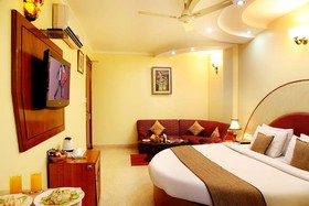 Hotel TJS Royale