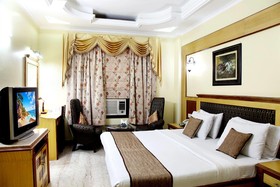Hotel TJS Royale