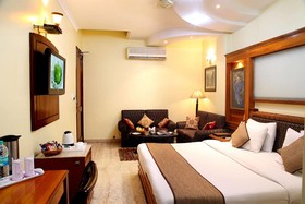 Hotel TJS Royale