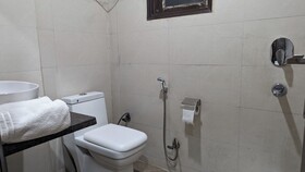 Hotel Aron By The Premium Villa