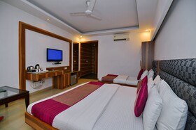 Hotel Aron By The Premium Villa