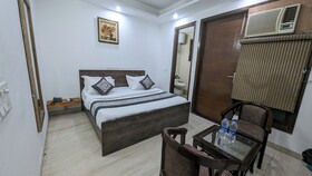 Hotel Aron By The Premium Villa